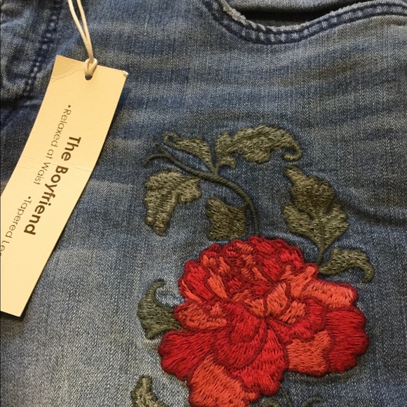 4-16. jeans with embroidered roses. - Picture 4 of 8